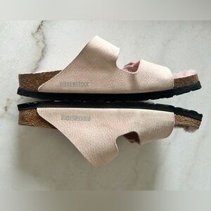 Birkenstock Arizona Shearling Sandals Pink Light Rose Size 40 (US 9/9.5)